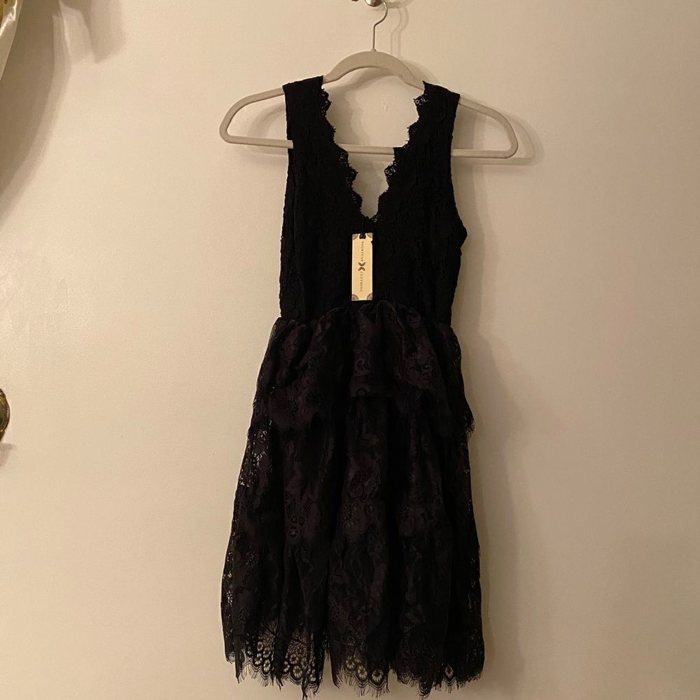 💯 NIGHTCAP Dixie Rose Mini Dress - Picture 4 of 4